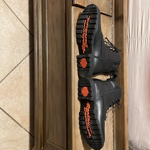 Harley Davison boots, only use for ten minutes.